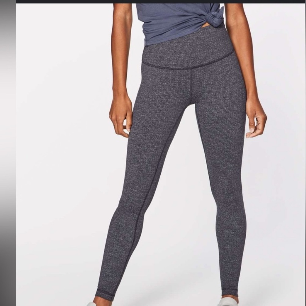 Lulu lemon grey knit under wunder leggings - worn twice size 4